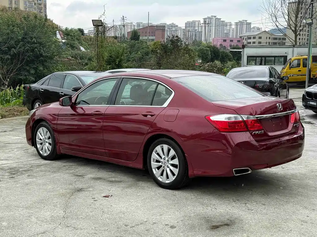 Honda Accord — миниатюра 9