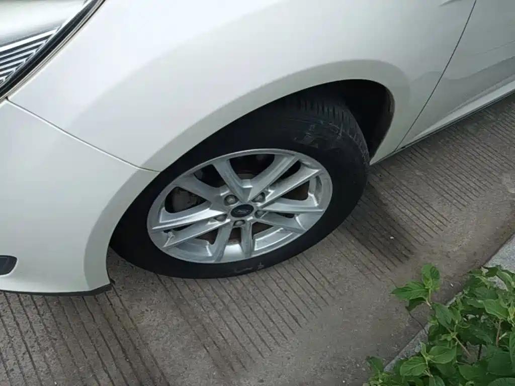 Ford Focus — миниатюра 23