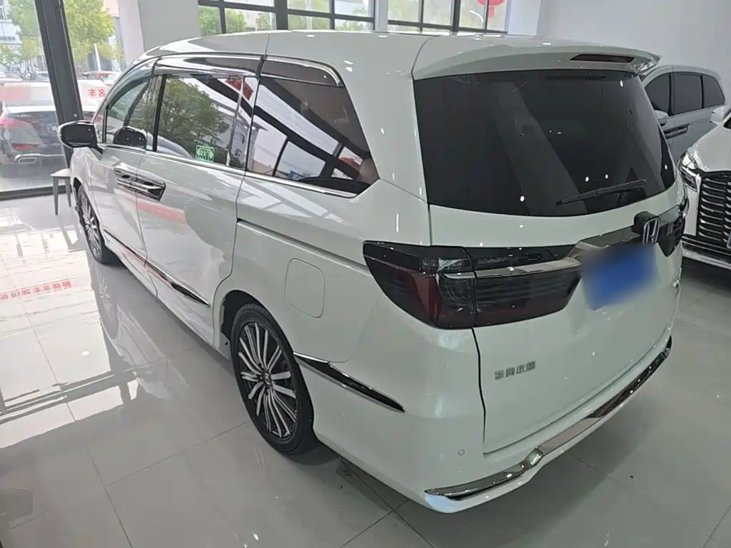 Honda Elysion — миниатюра 5