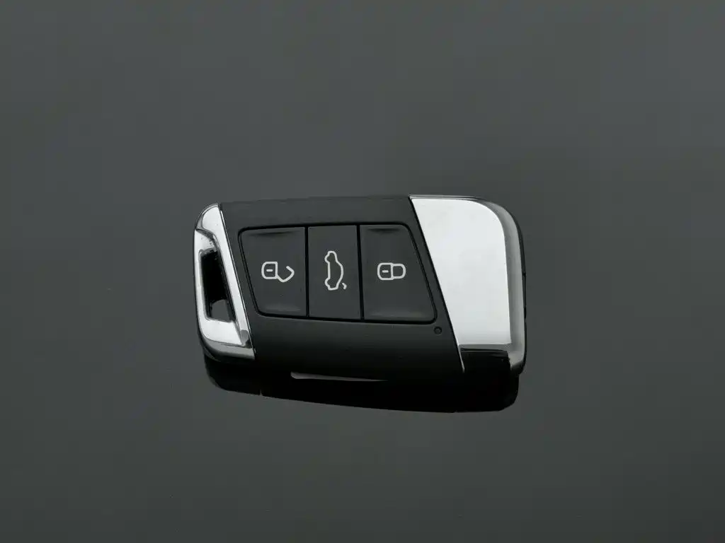 Volkswagen 迈腾 PHEV — миниатюра 19