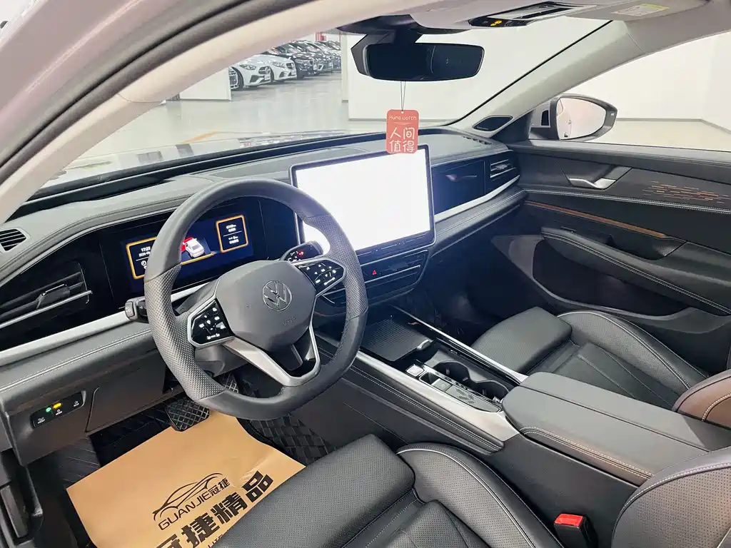 Volkswagen Passat 2025 Pro 380TSI