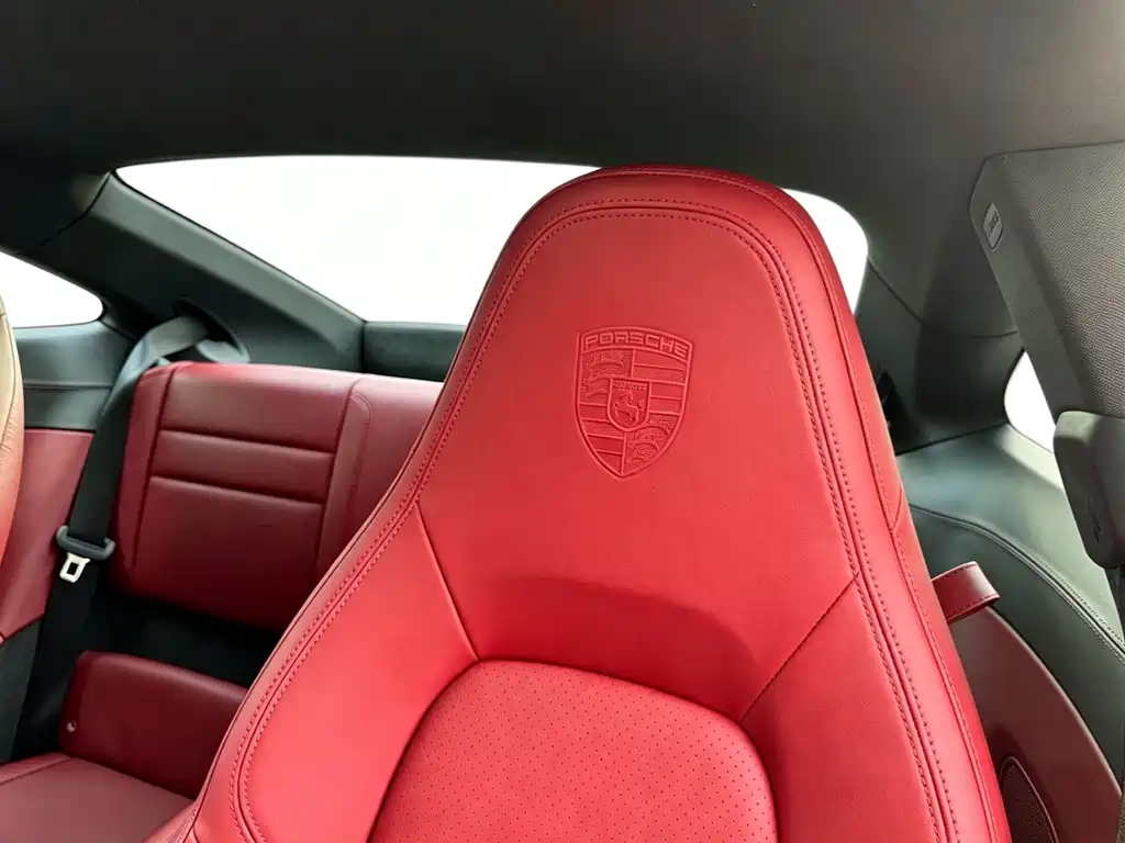 Porsche 911 2023 Carrera 3.0T