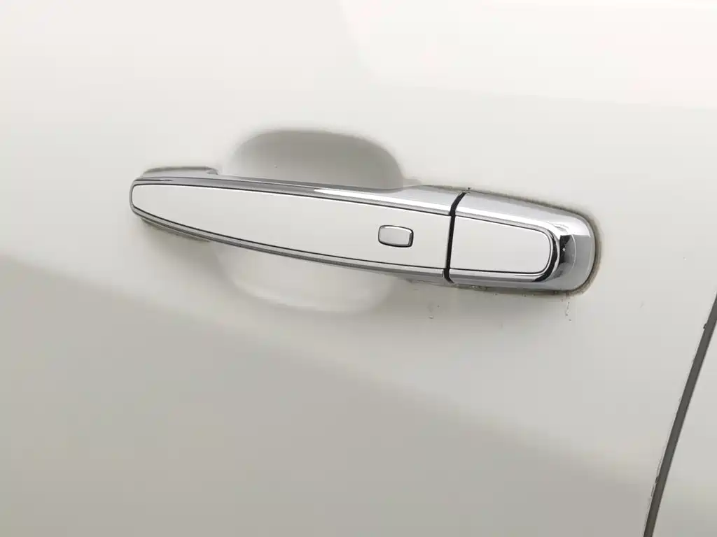Chevrolet Equinox — миниатюра 18