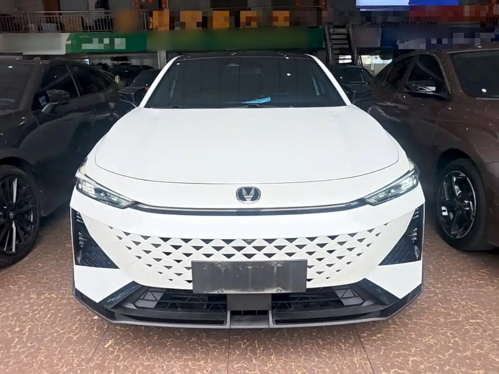 Changan UNI-V — миниатюра 3