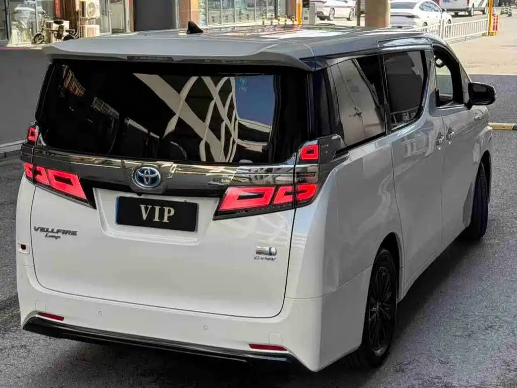 Toyota Vellfire — миниатюра 4