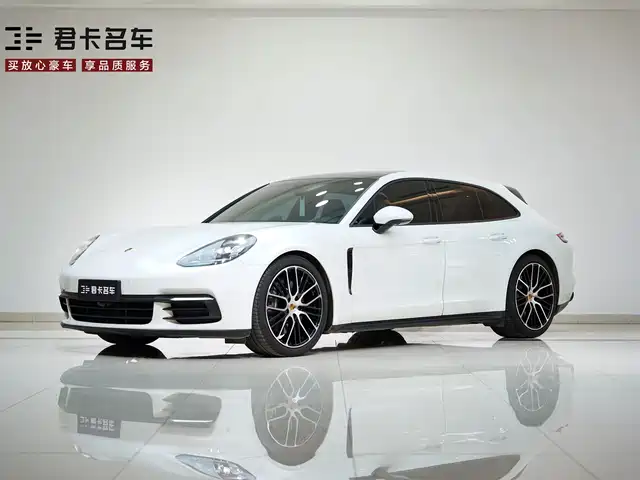 PORSCHE PANAMERA 2018
