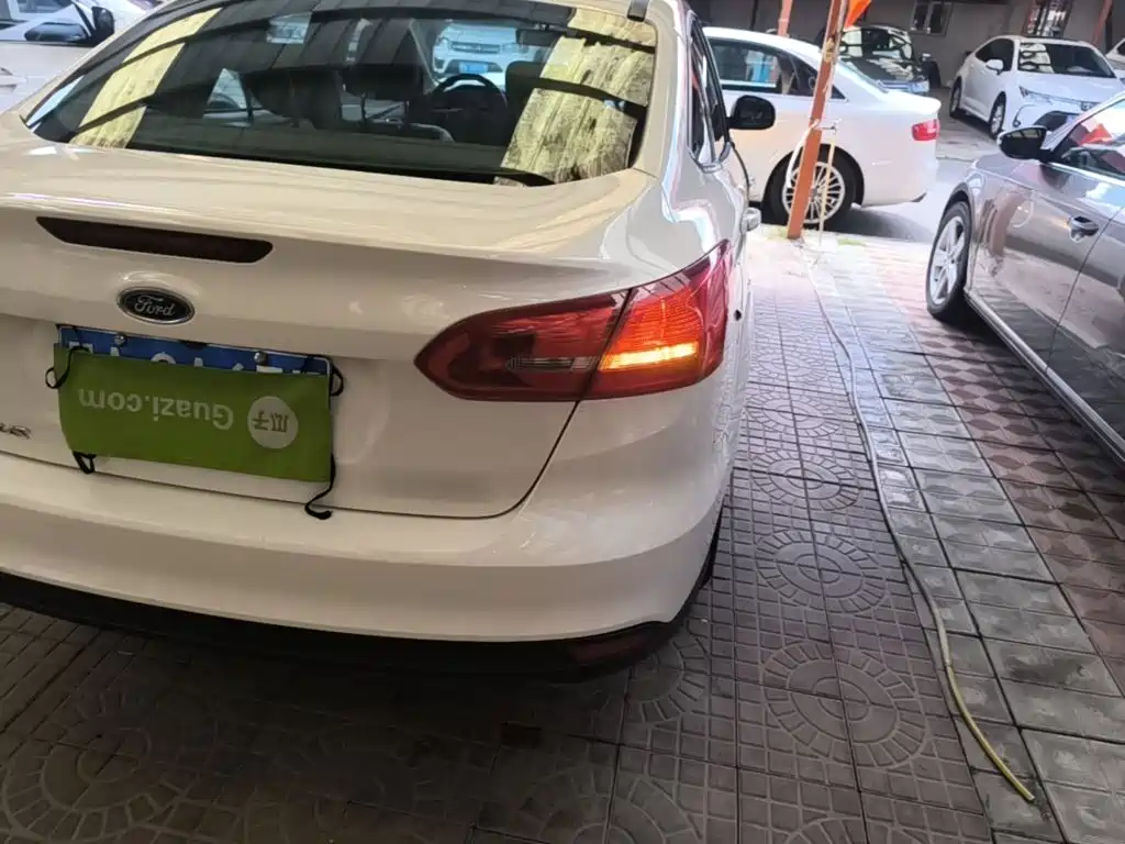 Ford Focus — миниатюра 8