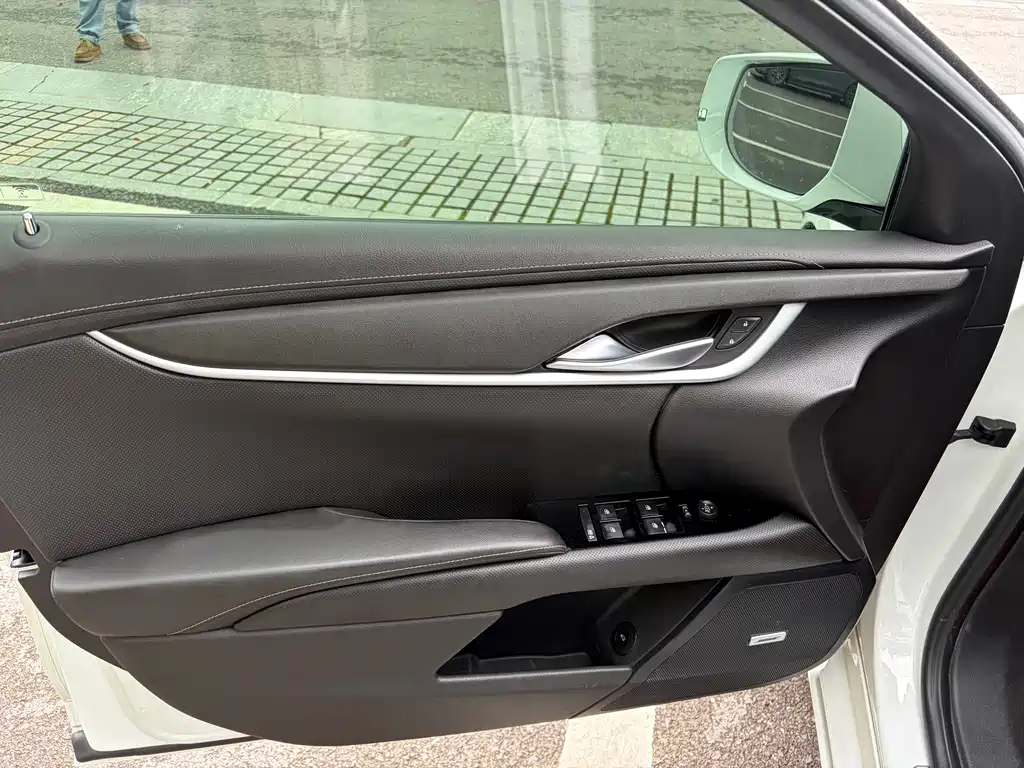 Cadillac XTS — миниатюра 6