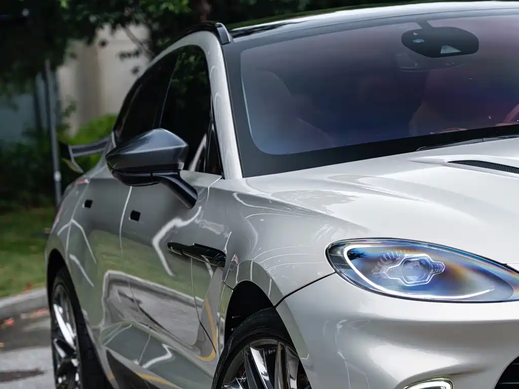 Aston Martin DBX 2022 4.0T V8
