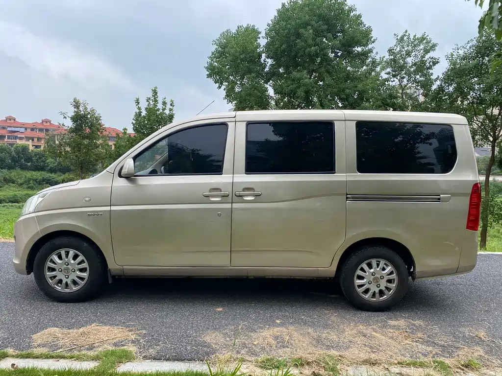 Wuling Rongguang V — миниатюра 4