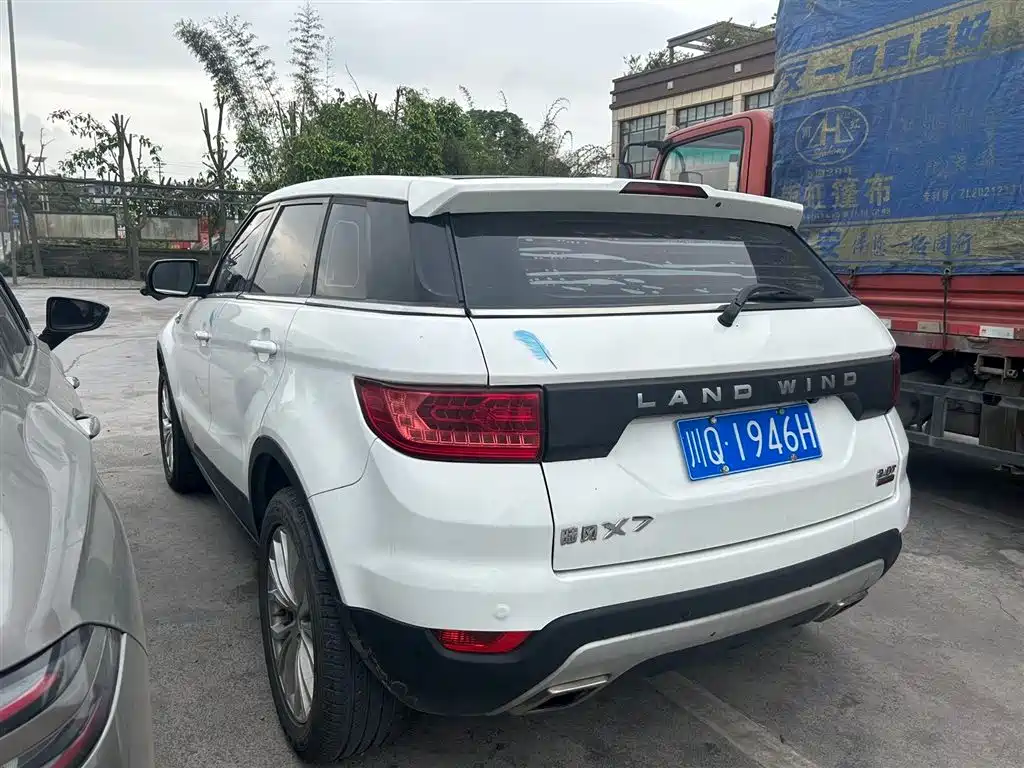 Landwind X7 2015 2.0T Luxury