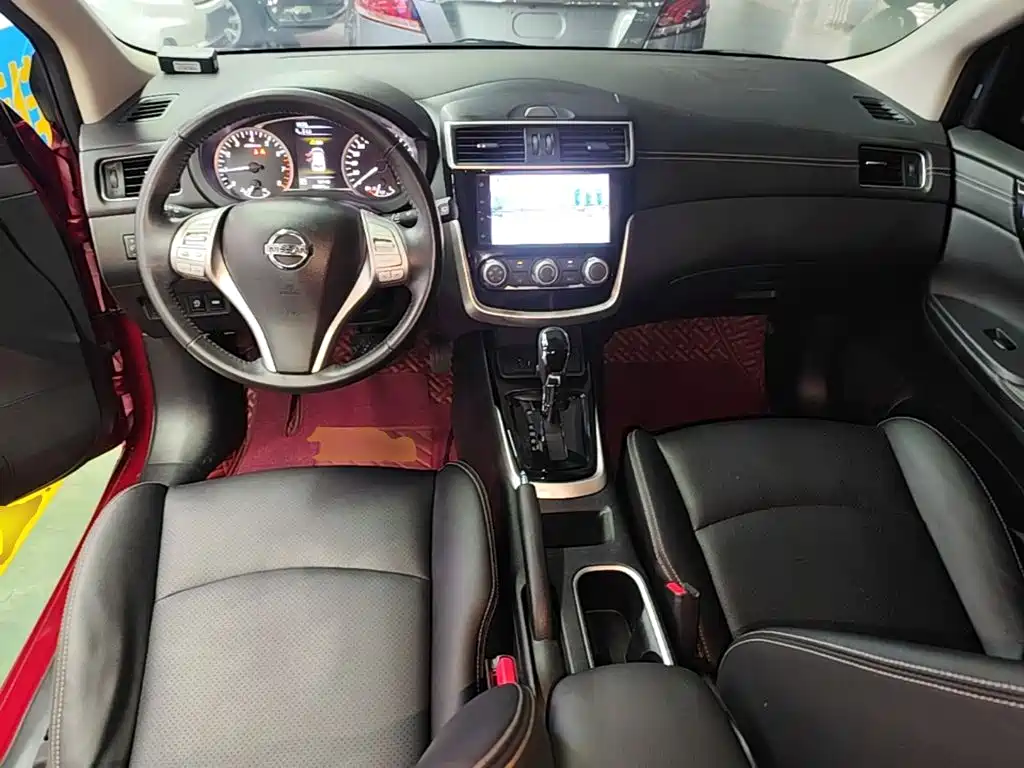 Nissan Tiida — миниатюра 10
