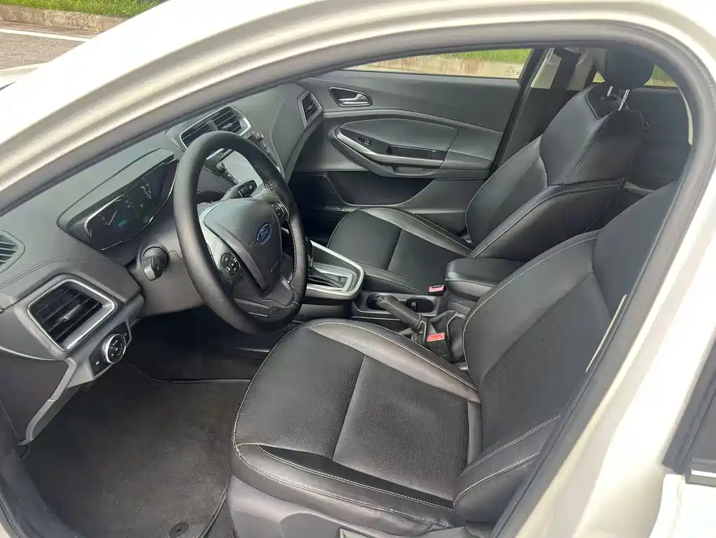 Ford Escort Happiness Edition 1.5L Auto Fashion Type, фото 8