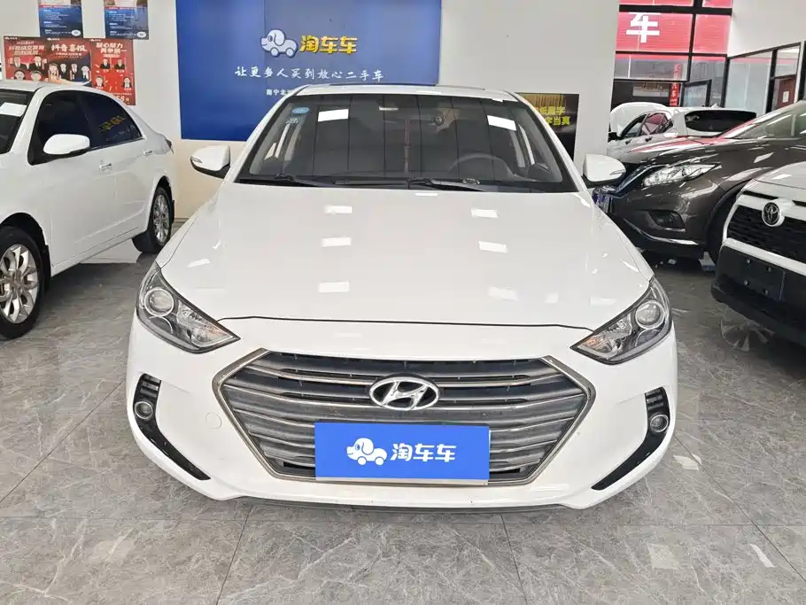 Hyundai Elantra — миниатюра 2