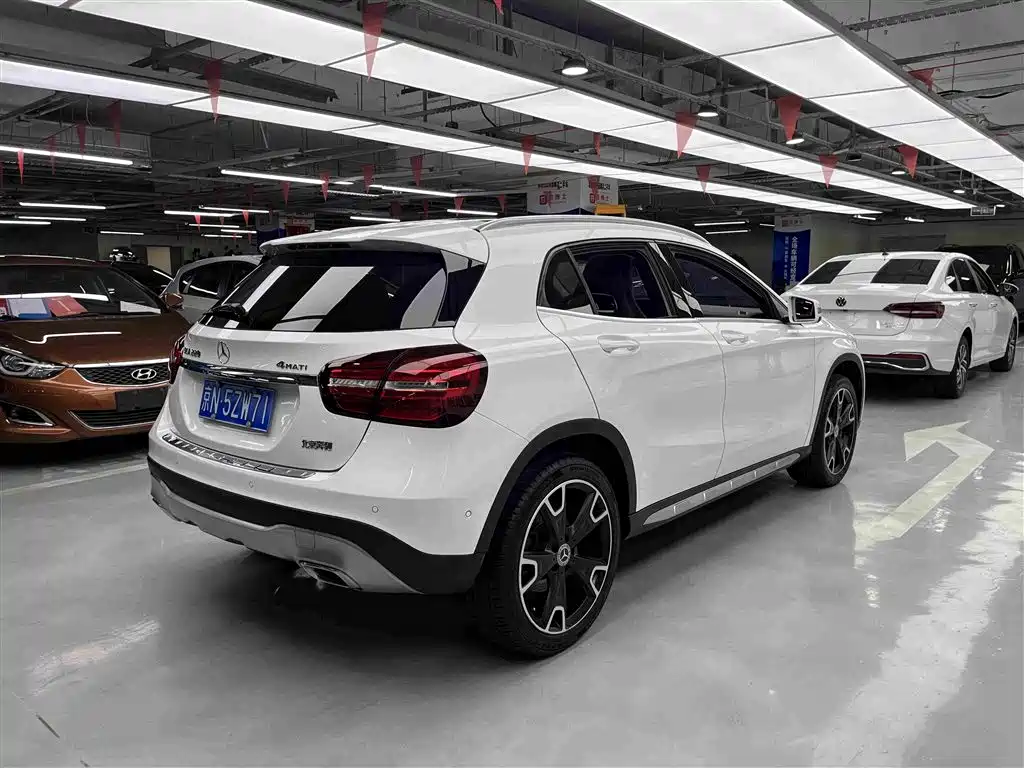 Mercedes-Benz GLA — миниатюра 13