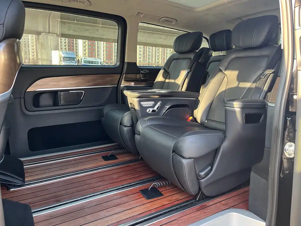 MERCEDES-BENZ V CLASS