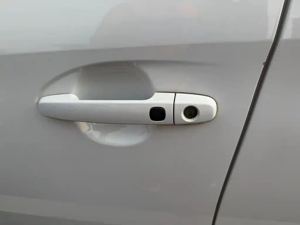 Toyota Yaris L — миниатюра 8