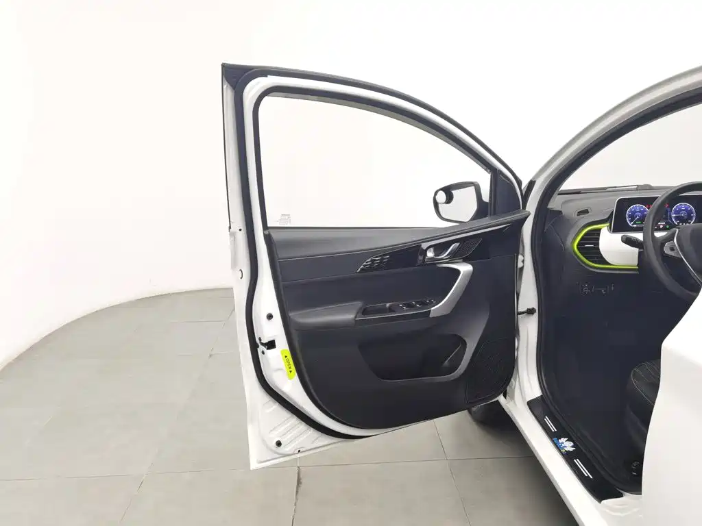 Changan Benben E-Star — миниатюра 8
