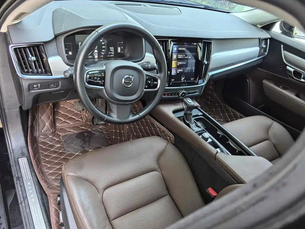 Volvo S90 2019 T4