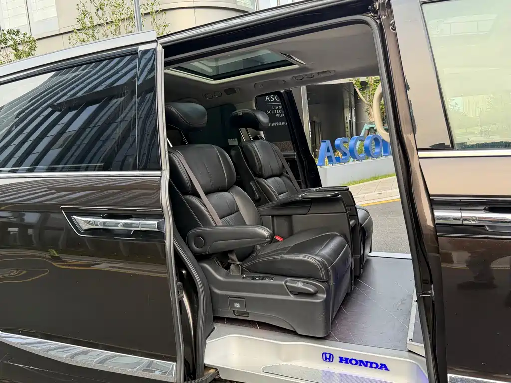 Honda Elysion — миниатюра 8