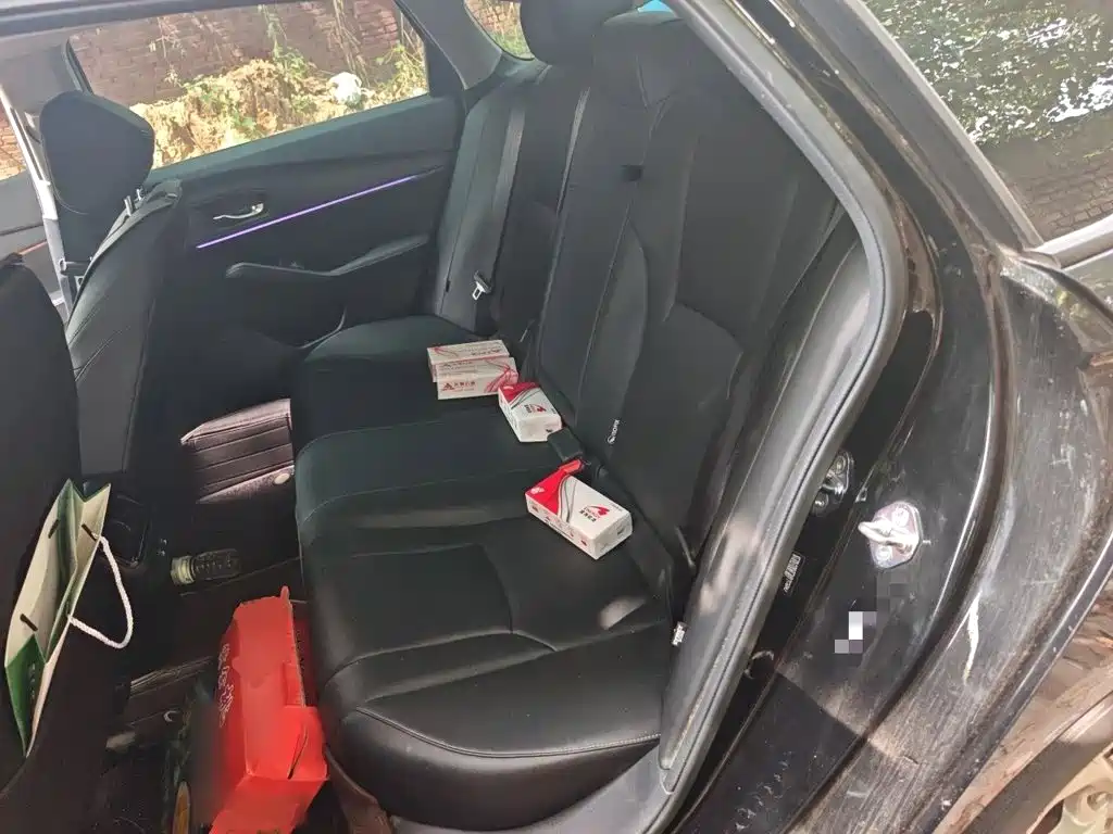 Honda Accord — миниатюра 13