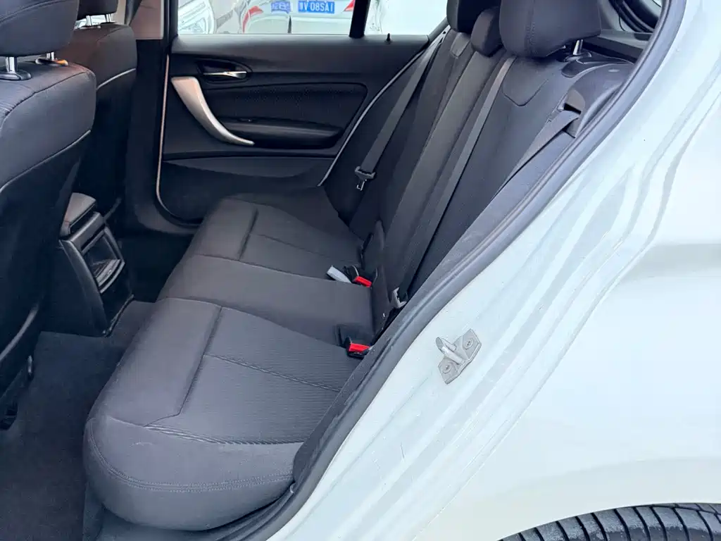 BMW 1 Series (Import) — миниатюра 10