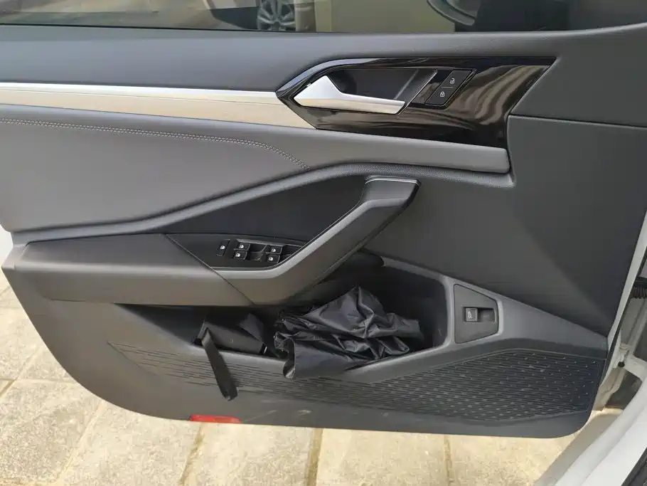 Volkswagen Sagitar — миниатюра 7