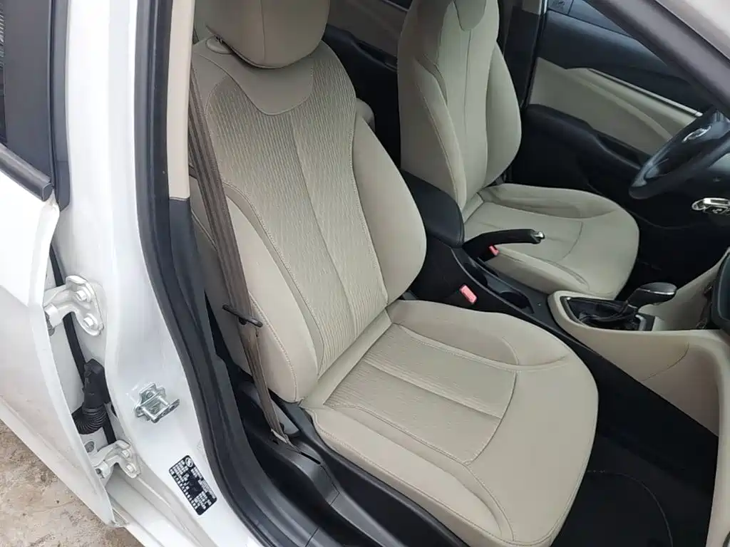 Buick Excelle — миниатюра 25