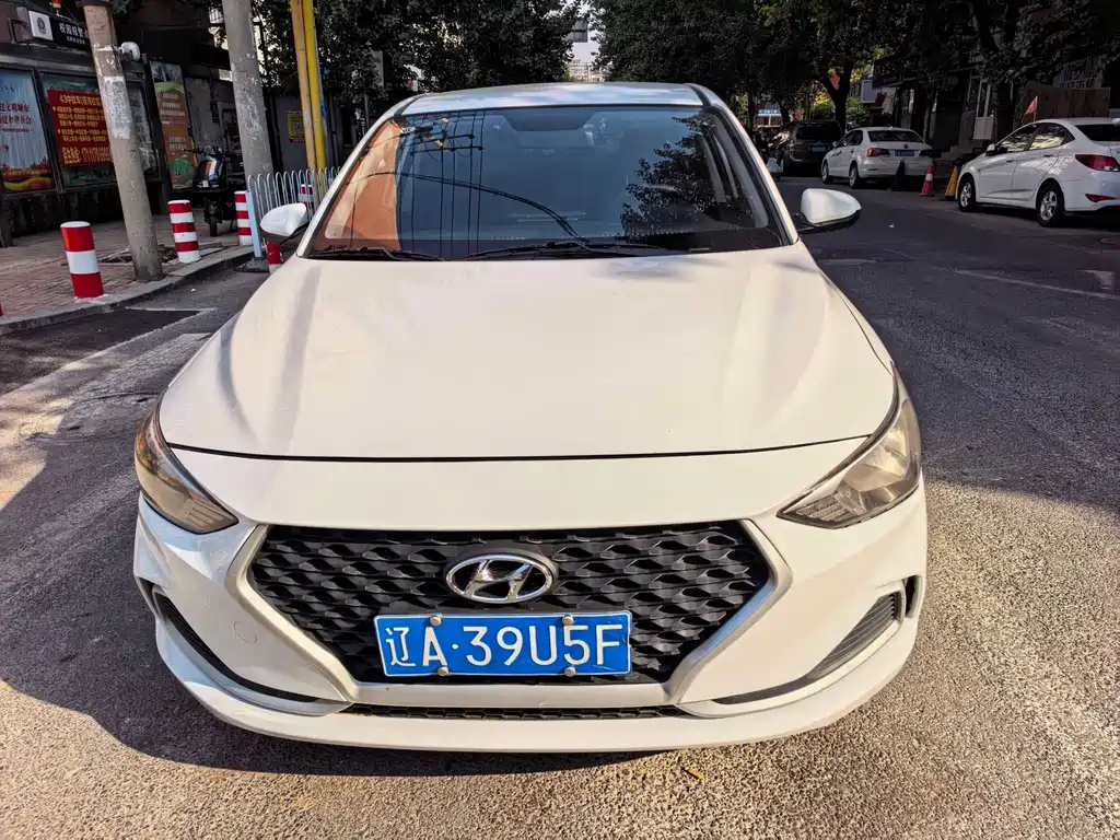 Hyundai Elantra — миниатюра 2