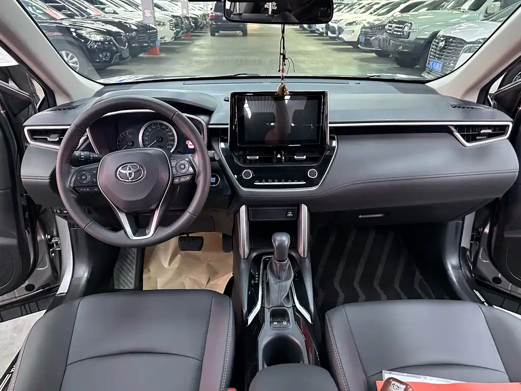 Toyota Corolla Cross — миниатюра 12