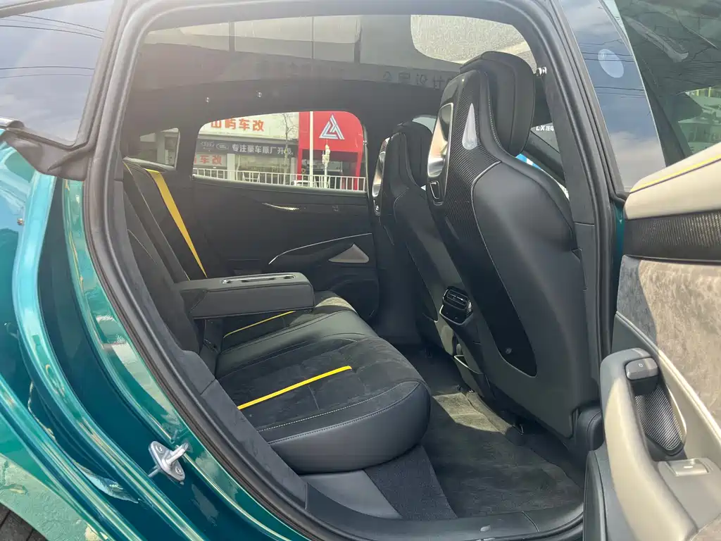 XIAOMI CAR XIAOMI SU7 ULTRA