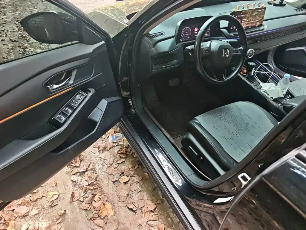 Honda Accord — миниатюра 12