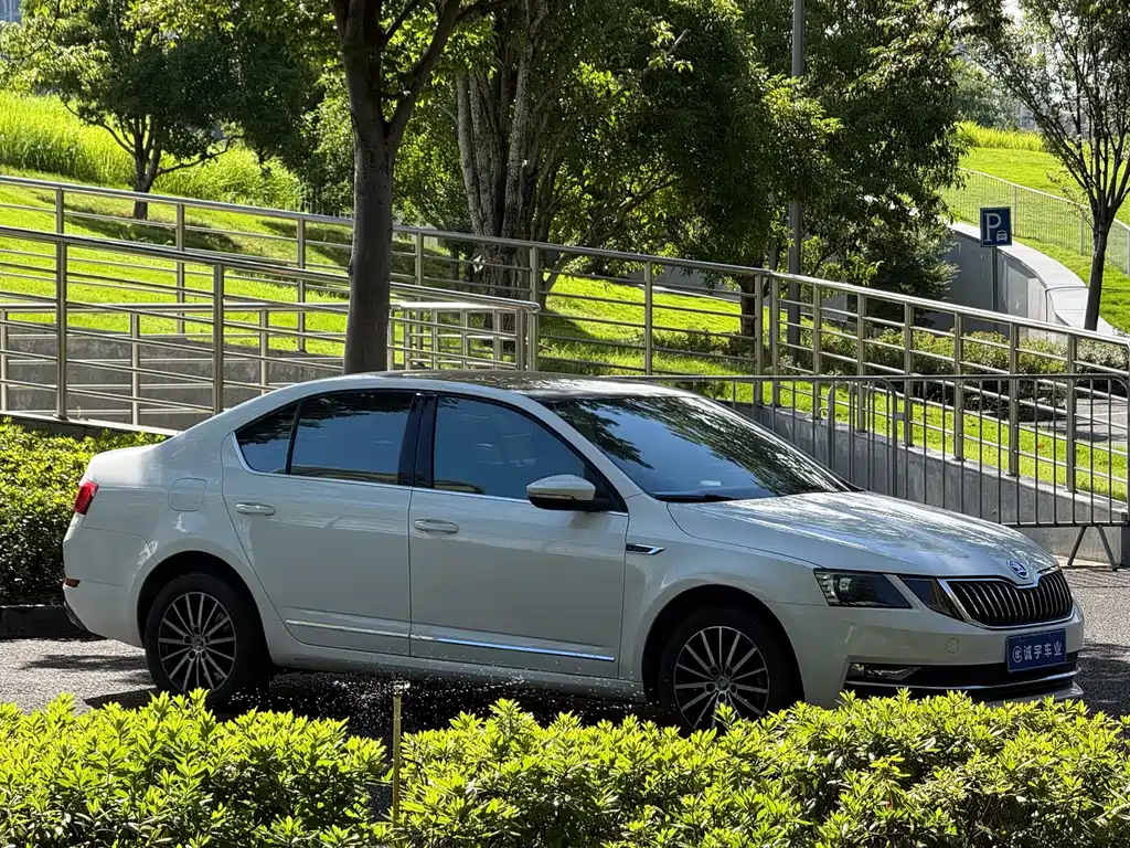 Skoda Octavia — миниатюра 3