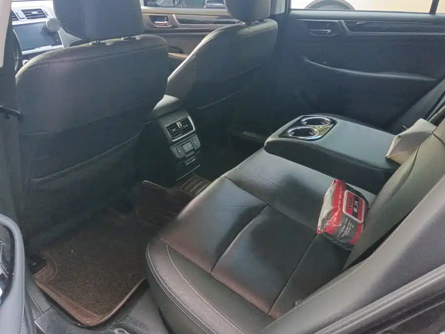 Subaru Legacy — миниатюра 11