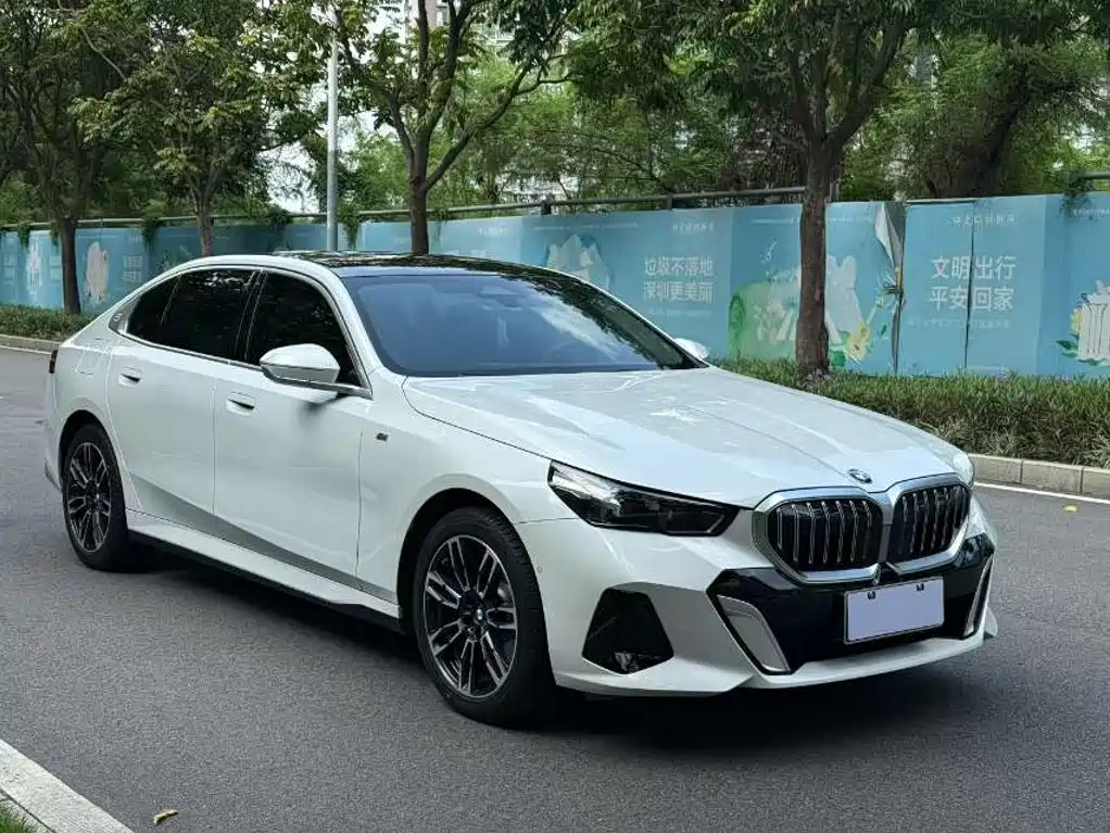 BMW 5 Series — миниатюра 2