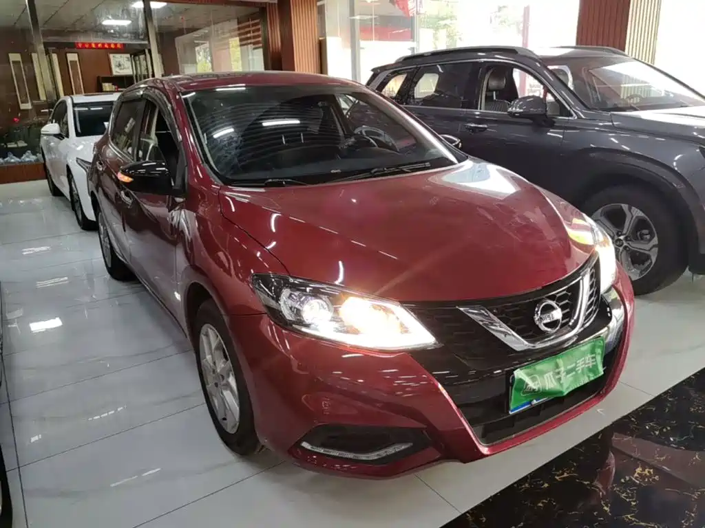 Nissan Tiida — миниатюра 4