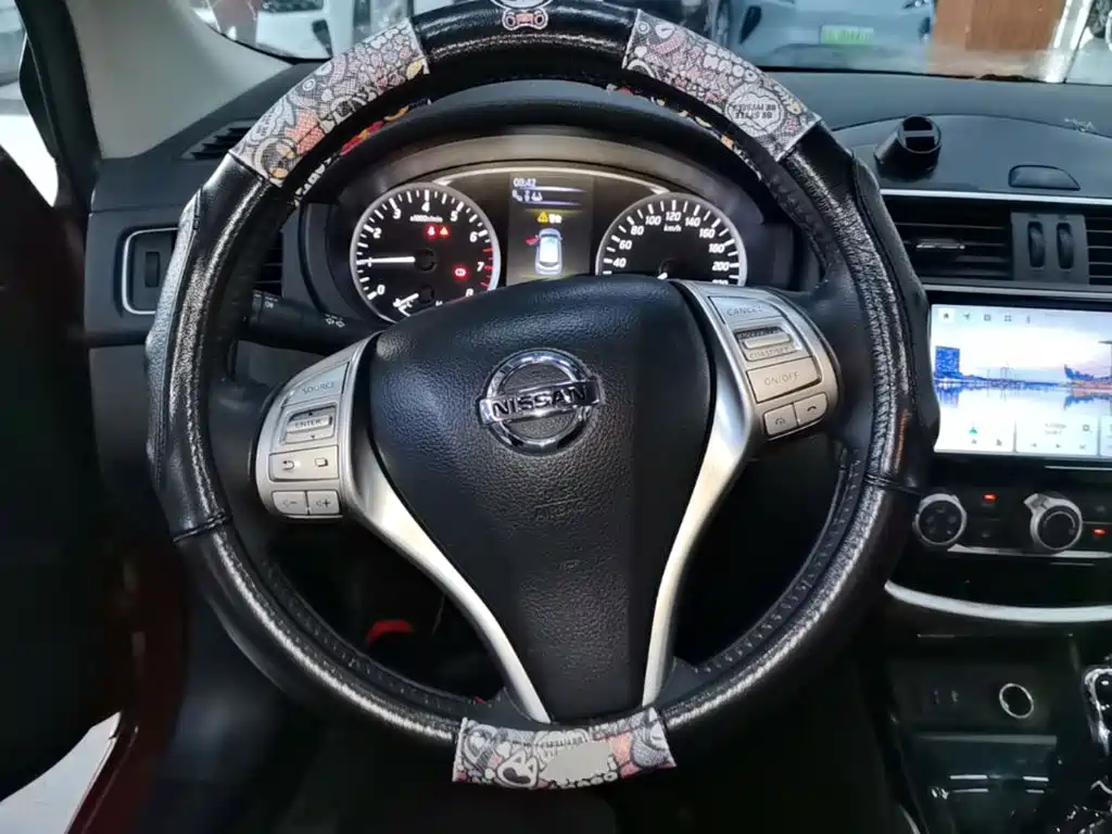Nissan Tiida — миниатюра 11