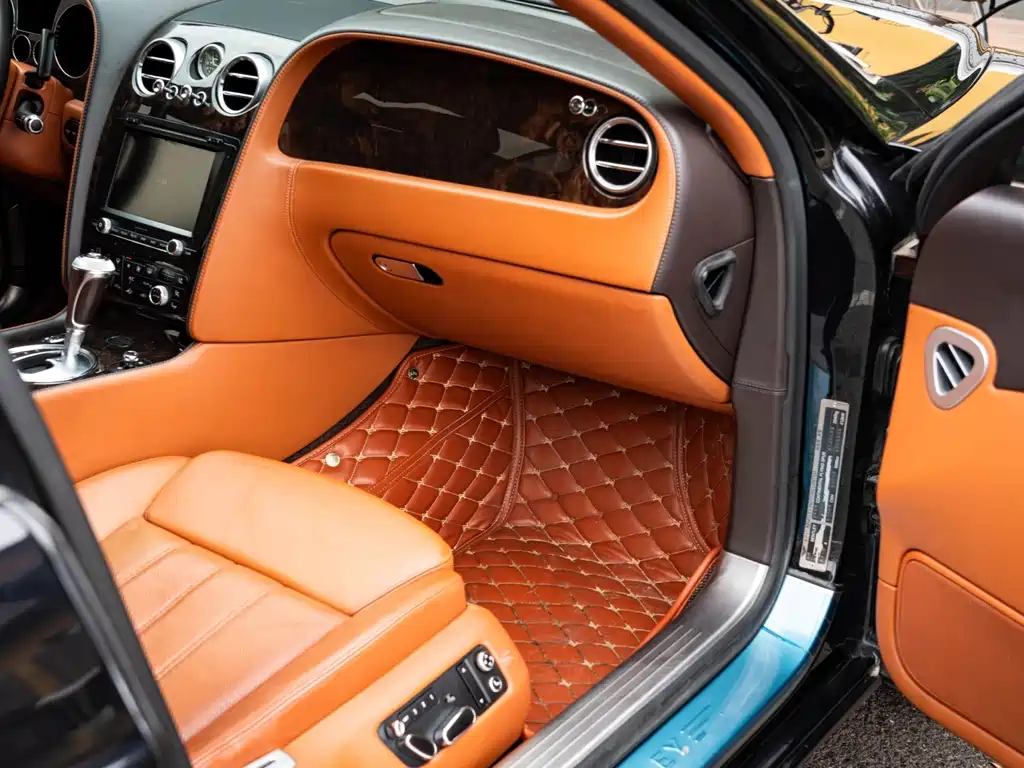 Bentley Flying Spur — миниатюра 12