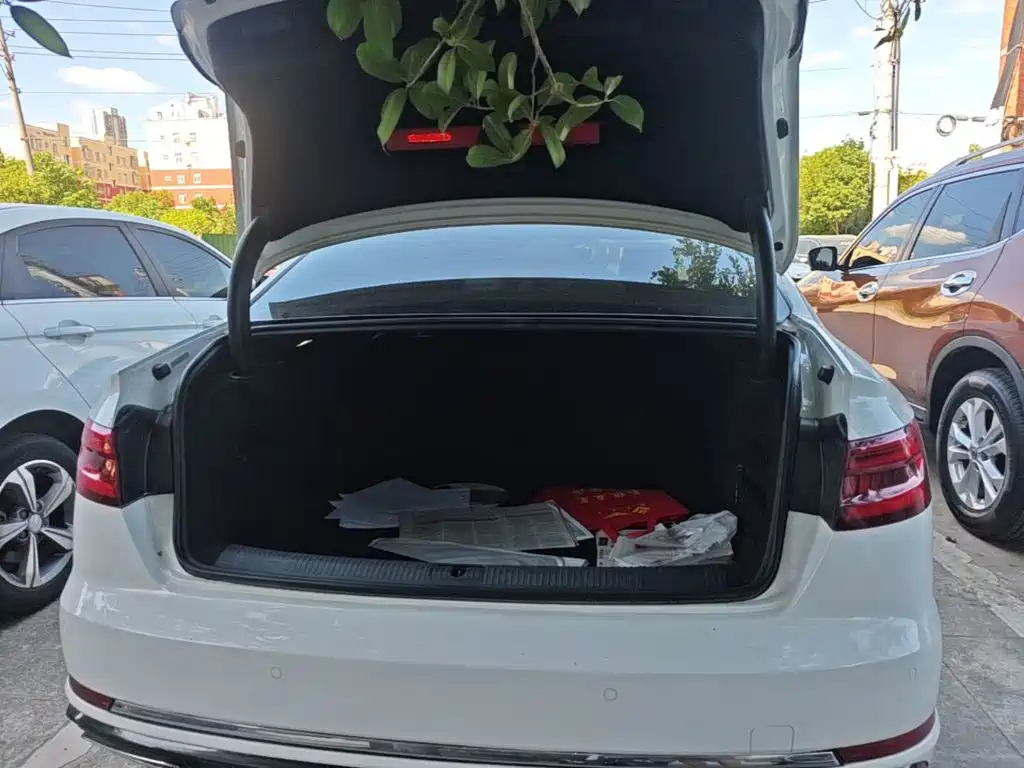 Audi A4L — миниатюра 19