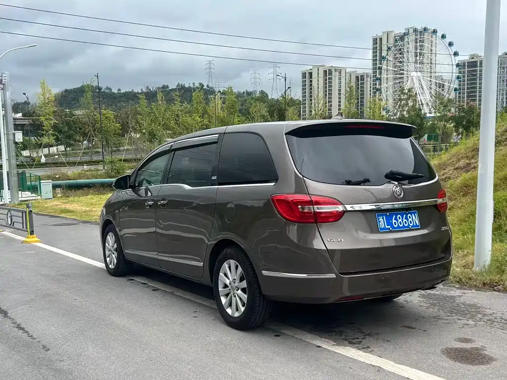 Buick GL8 — миниатюра 10