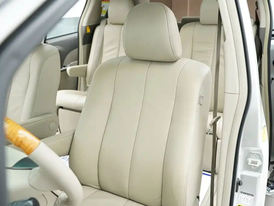 Toyota Previa — миниатюра 6