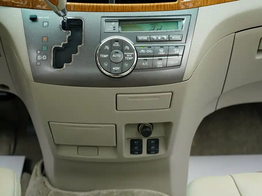 Toyota Previa — миниатюра 24