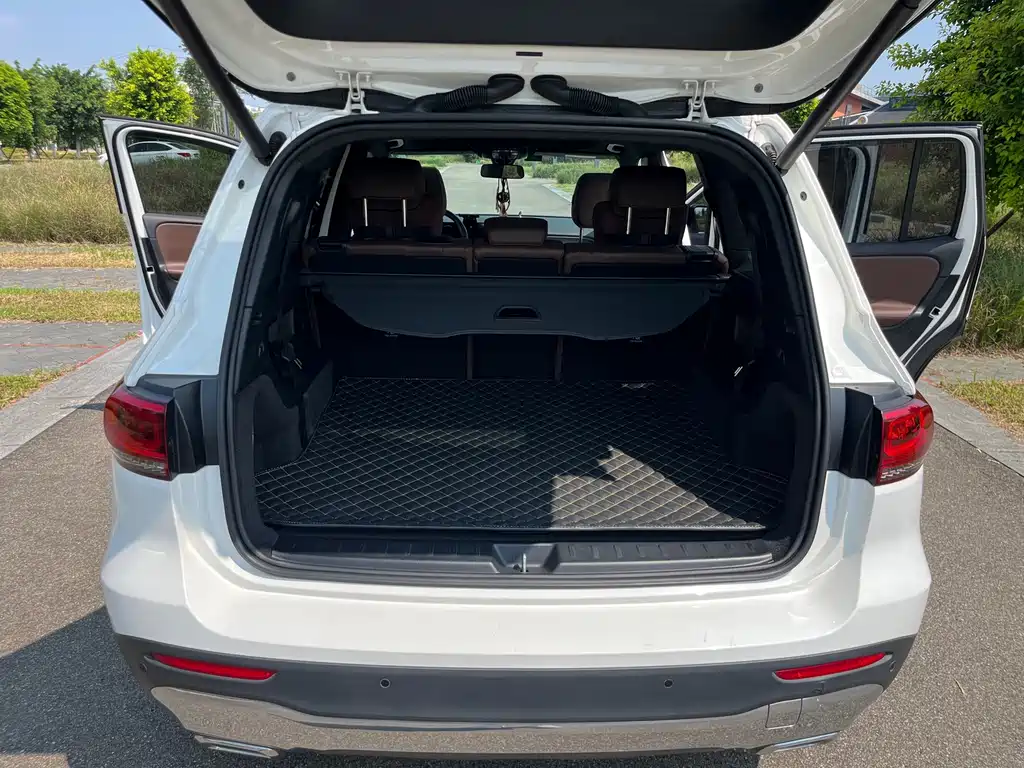 Mercedes-Benz GLB — миниатюра 12
