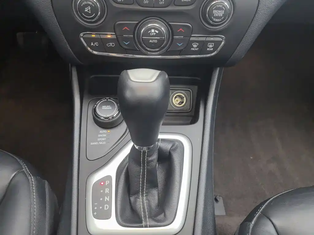 Jeep Cherokee — миниатюра 13