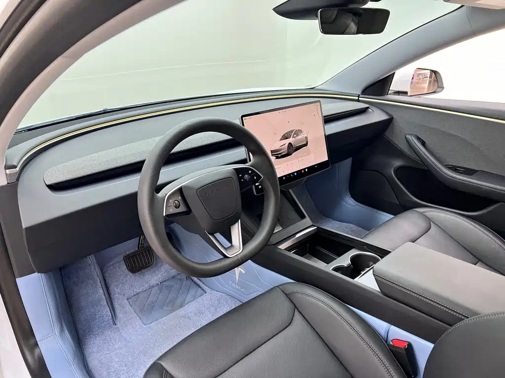 Tesla Model 3 — миниатюра 7