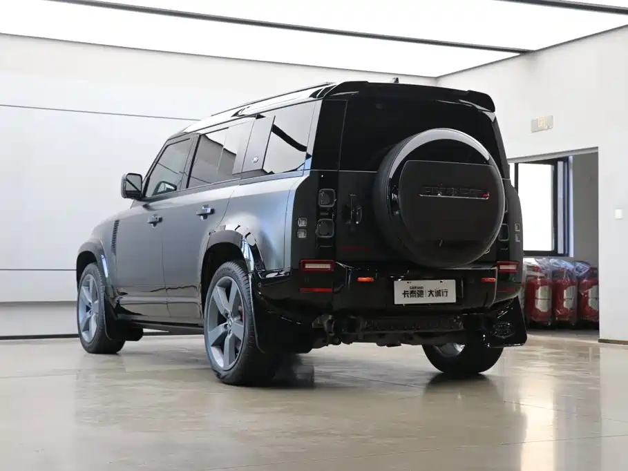Land Rover Defender — миниатюра 32