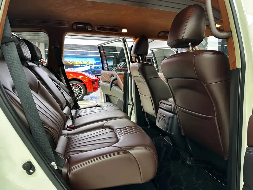 Nissan Patrol — миниатюра 11