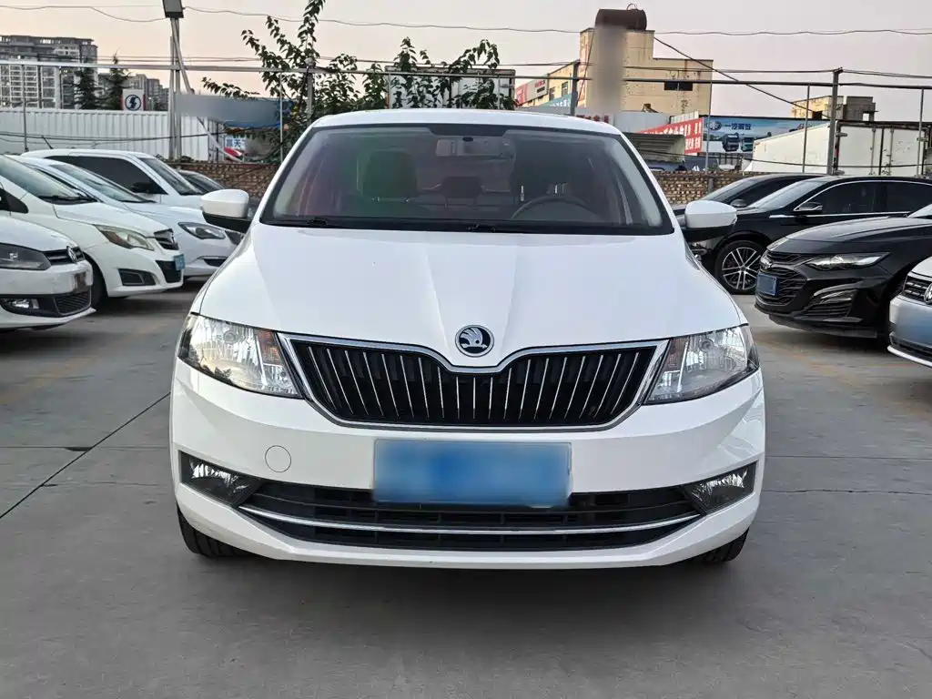Skoda Rapid — миниатюра 3