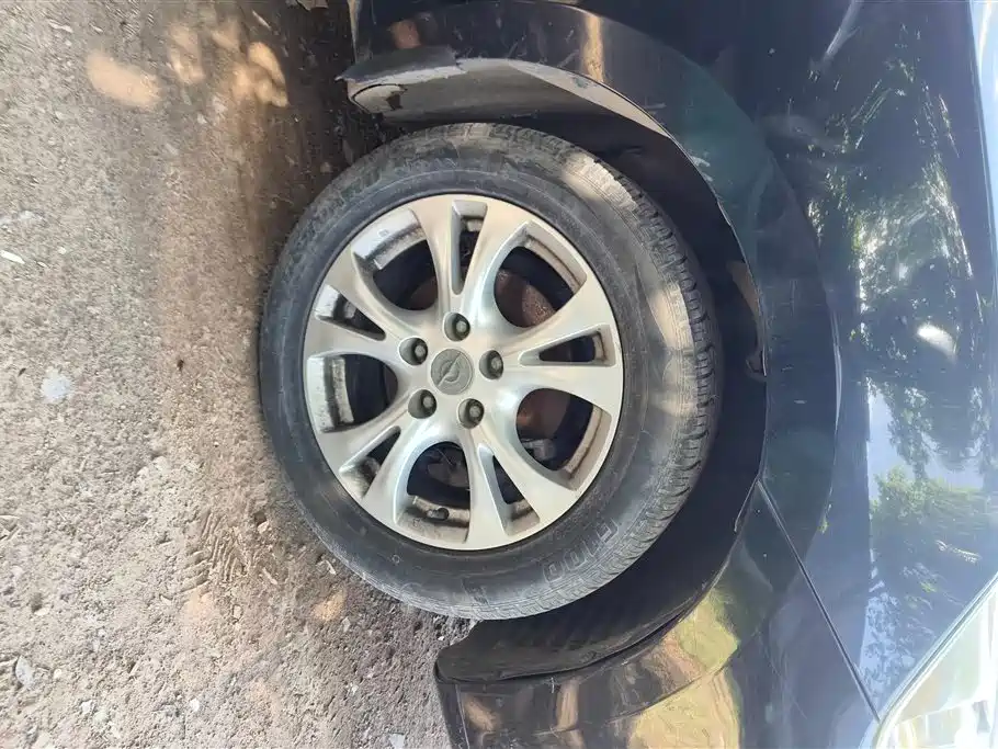 Haima Familia 2014 M5 1.6L MT Comfort
