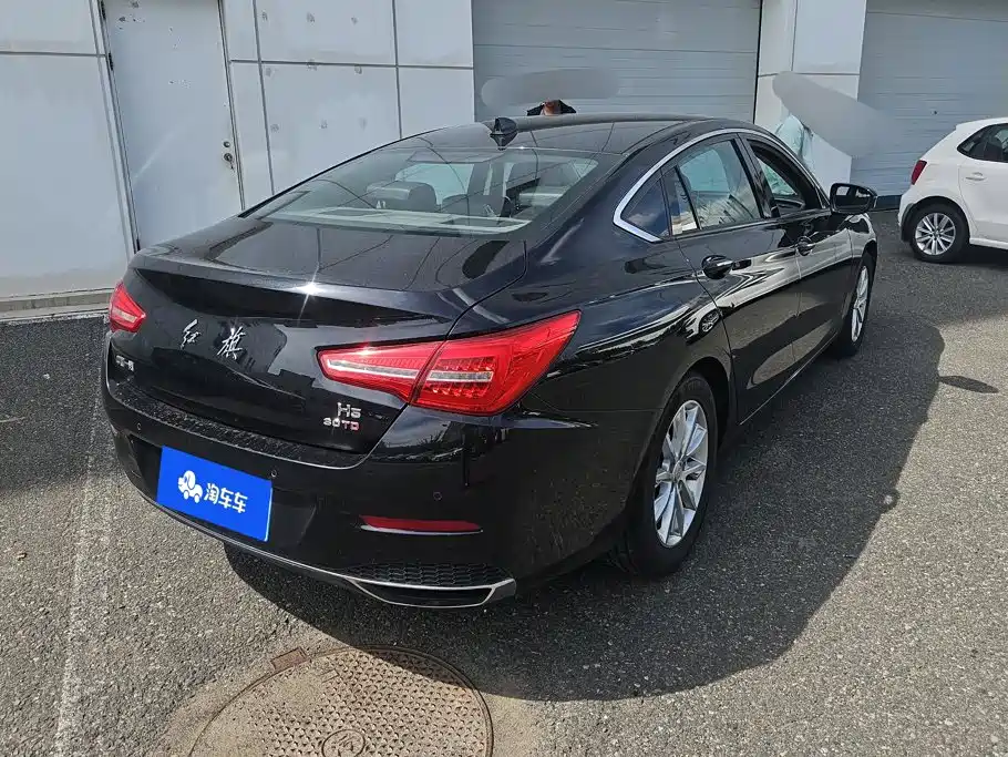 Hongqi Hongqi H5 — миниатюра 3